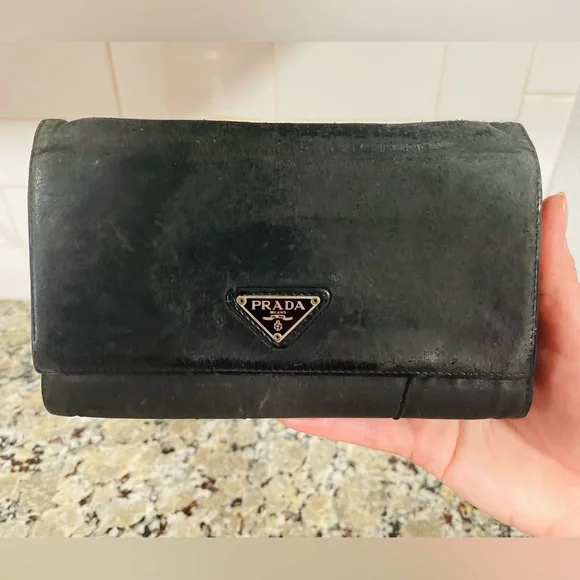 PRADA Black Large Classic Wallet 💯 AUTHENTIC - Picture 2 of 15